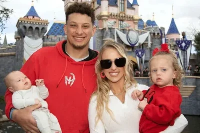 “patrick And Brittany Mahomes Earn Acclaim As ‘the Premier Duo’ Over Taylor Swift And Travis Kelce After Unveiling Holiday Snaps”